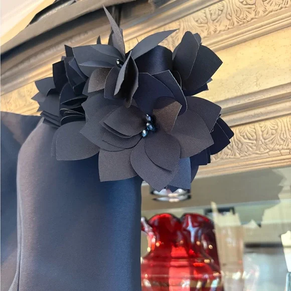 Elegant Navy Strapless Gown with Floral Detail - Picture 3 of 6